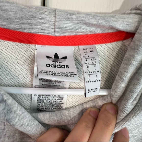 Adidas cropped hooded Sweatshirt large - Picture 2 of 3